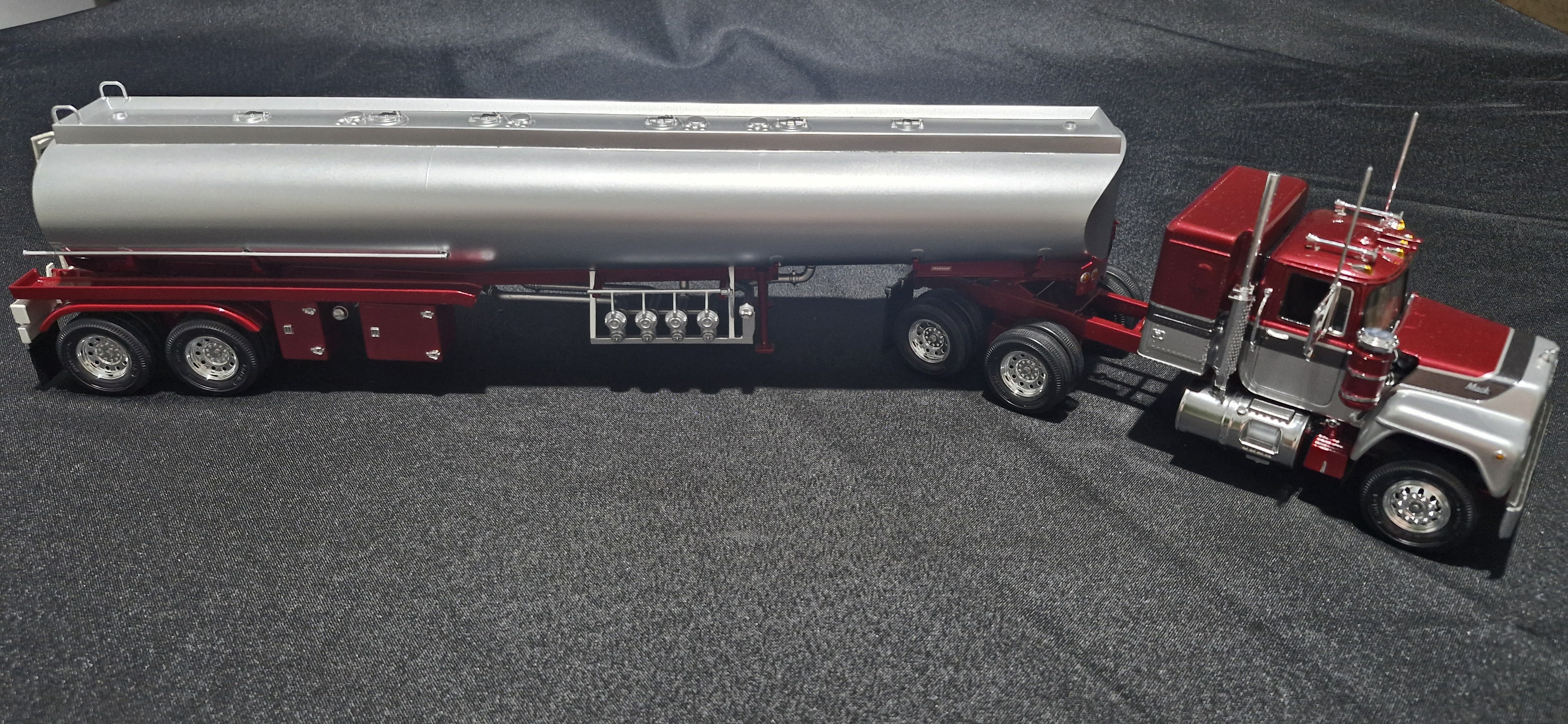 R model Mack and Tanker