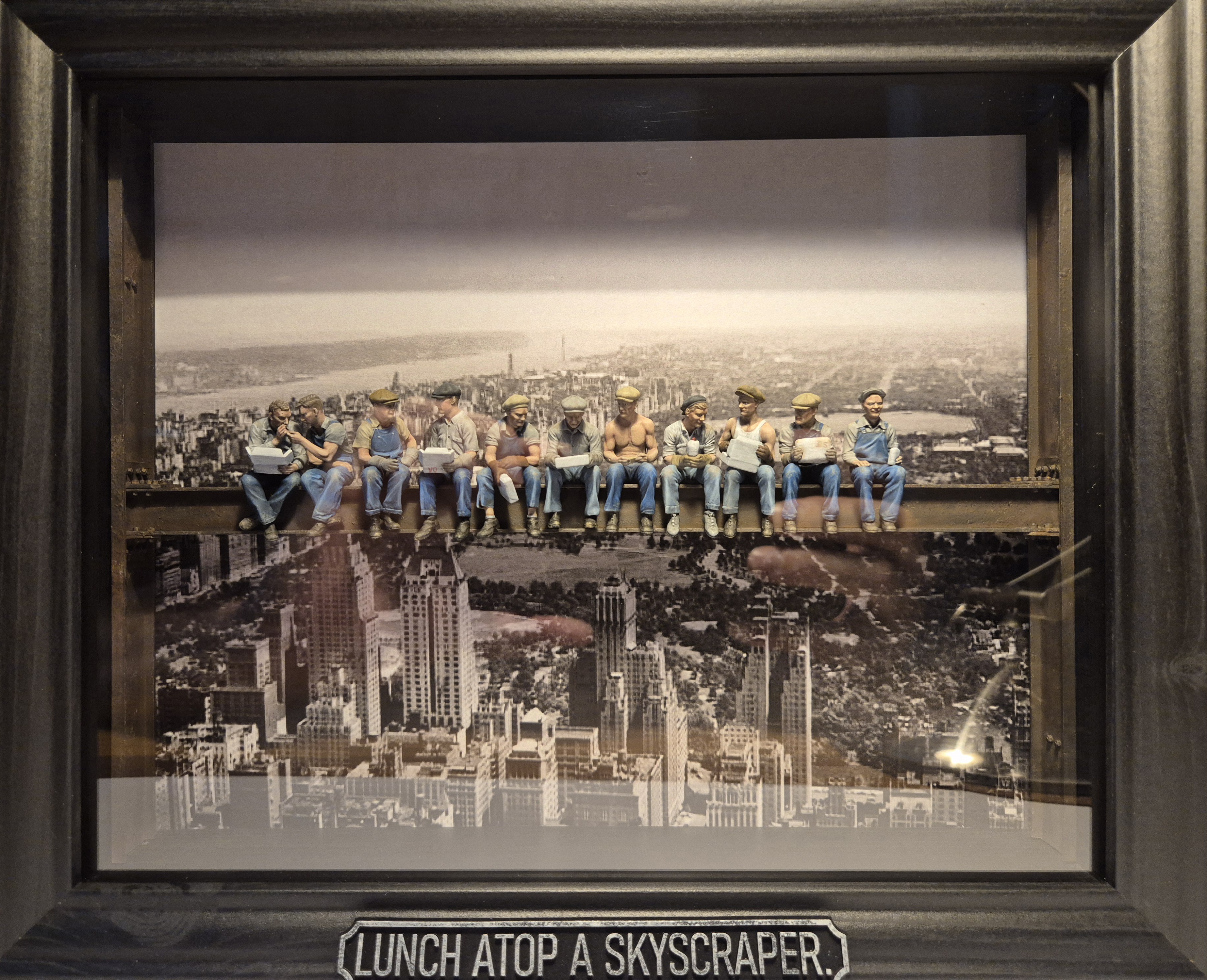 LUNCH ATOP A SKYSCRAPER